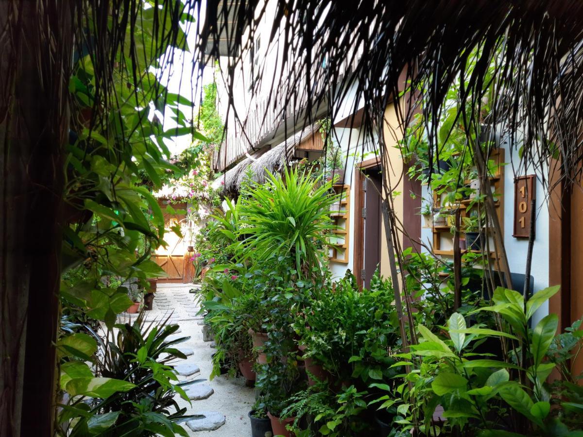 Maladiwa Beach & Spa Maafushi Exterior photo