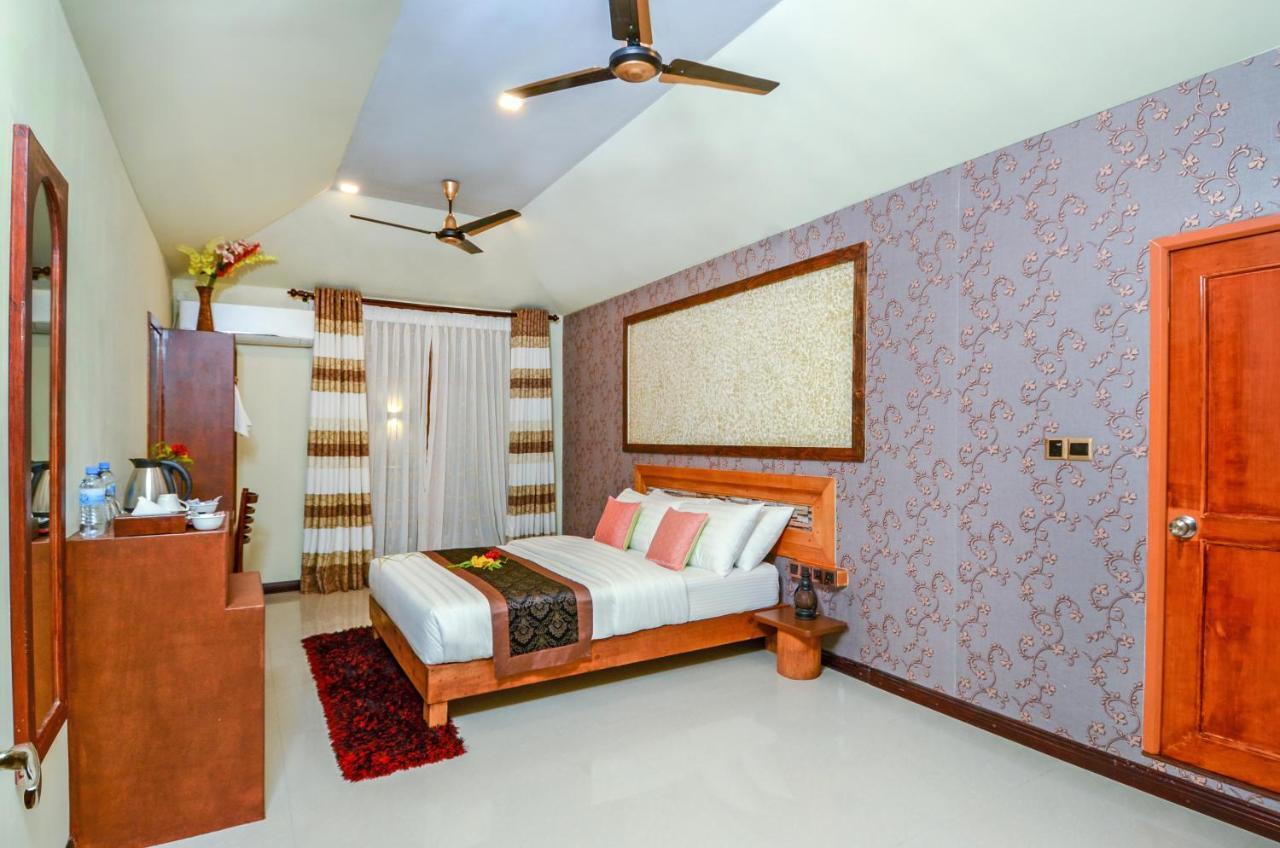 Maladiwa Beach & Spa Maafushi Exterior photo