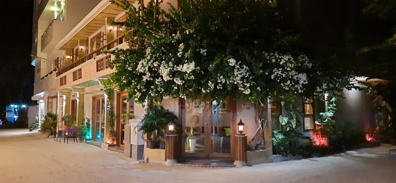 Maladiwa Beach & Spa Maafushi Exterior photo